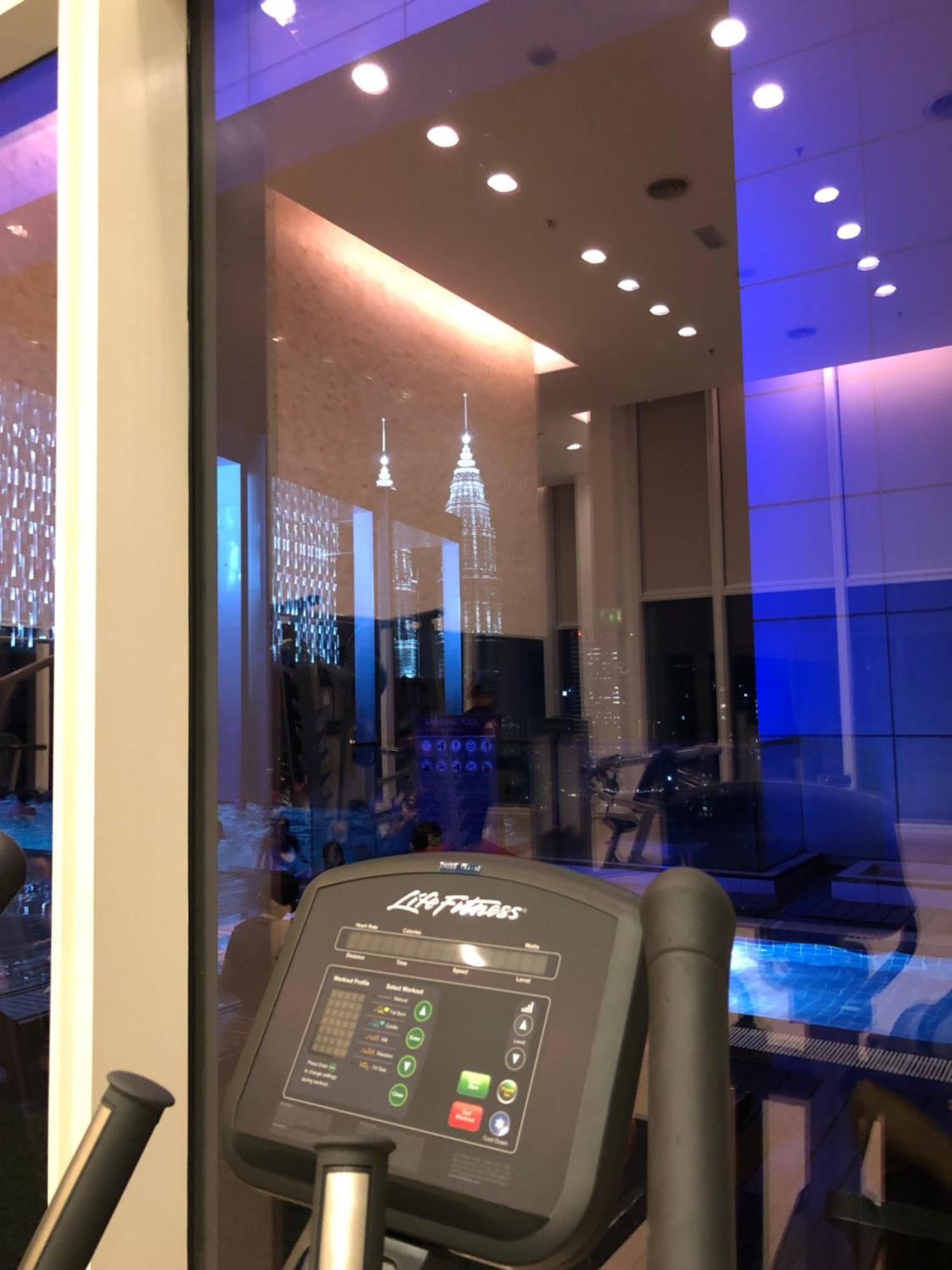 Platinum Suites Klcc Top 51 Куала Лумпур Екстериор снимка