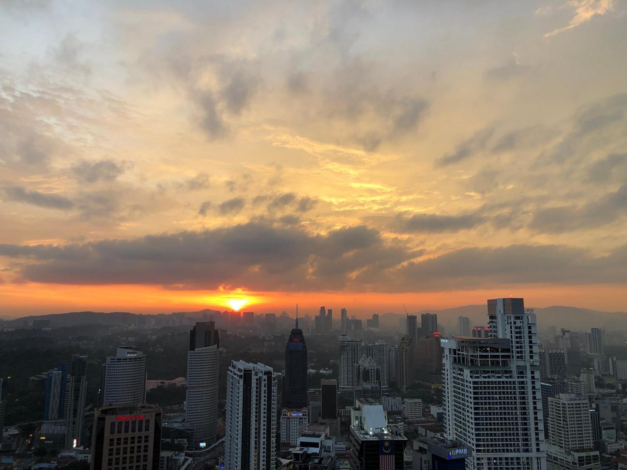 Platinum Suites Klcc Top 51 Куала Лумпур Екстериор снимка
